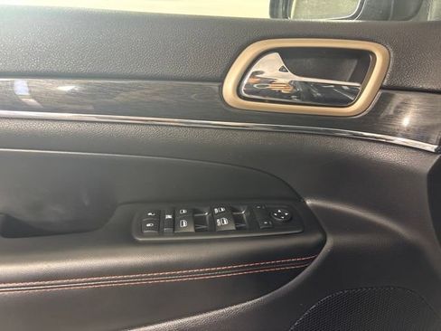 Used 2017 Jeep Grand Cherokee Limited 75th Anniversary AWD/4WD image 16