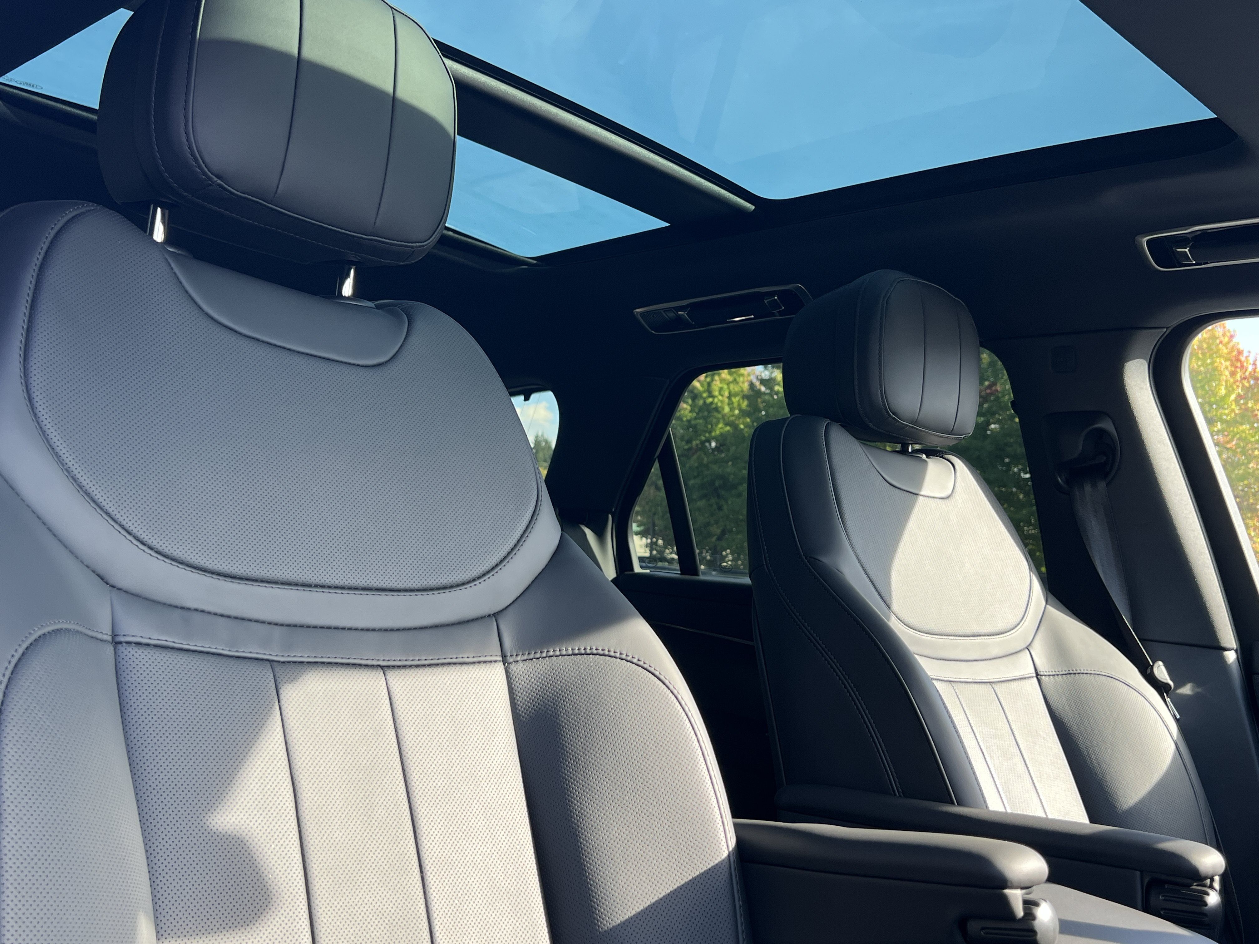 New 2025 Land Rover Range Rover Sport Dynamic SE AWD/4WD image 13