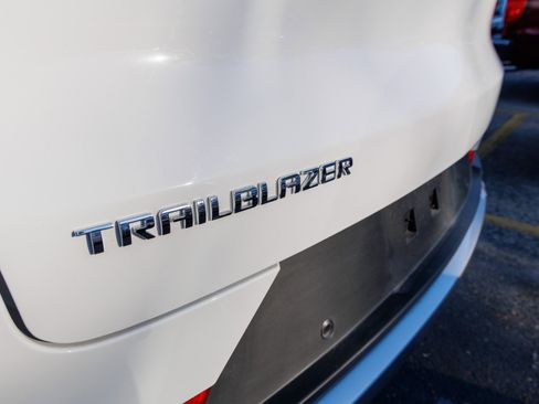 Used 2024 Chevrolet TrailBlazer LT w/ Driver Confidence Package image 10