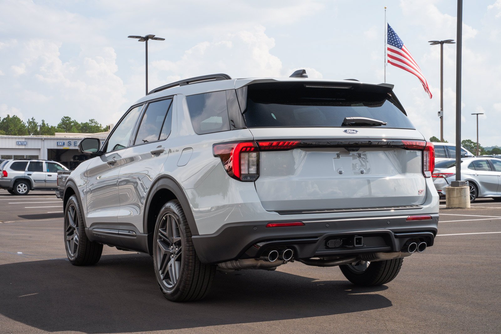 New 2027 Ford Explorer ST w/ Sun And Sound Package RWD image 4