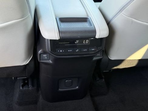 Used 2024 Toyota Grand Highlander FWD image 27