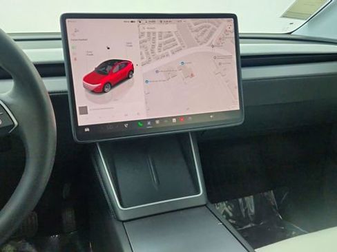 Used 2026 Tesla Model Y AWD image 42