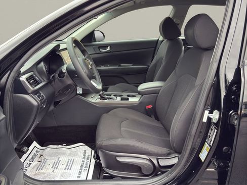 Used 2019 Kia Optima LX image 9