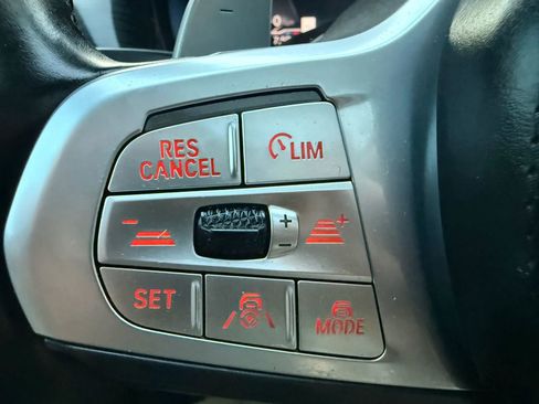 Used 2022 BMW 740i w/ Luxury Rear Seating Package RWD image 28