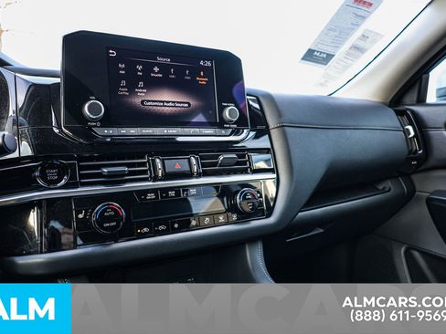 Certified 2025 Nissan Pathfinder SV image 36