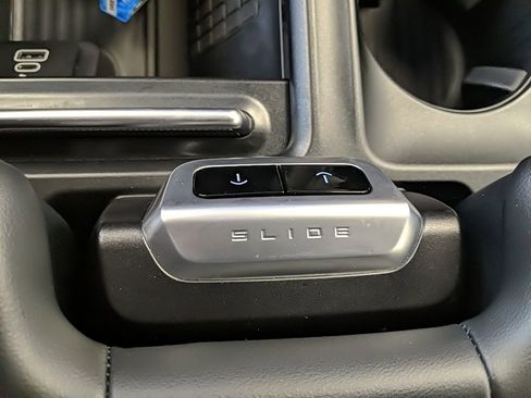 Certified 2025 Ford Expedition Max Platinum image 26