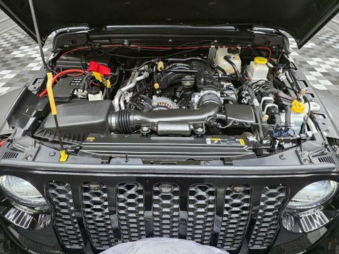 Used 2023 Jeep Gladiator Sport AWD/4WD image 37