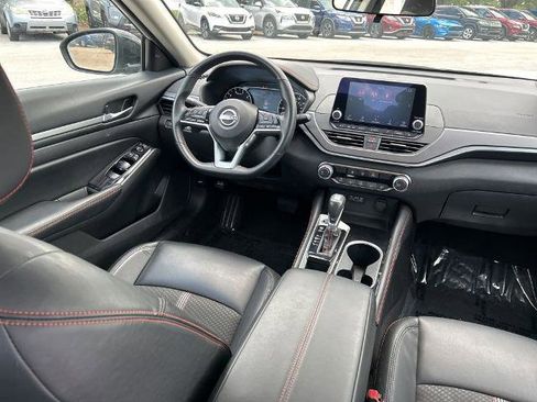 Certified 2025 Nissan Altima 2.5 SR FWD image 11