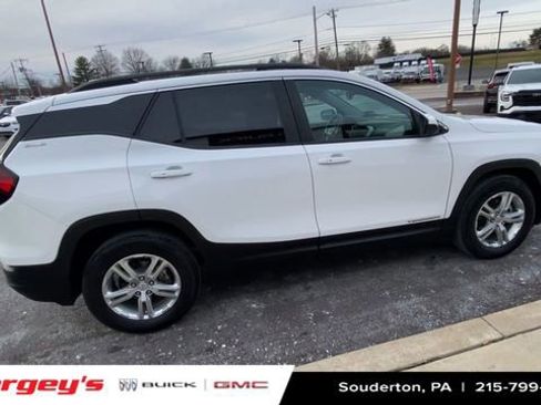 Certified 2022 GMC Terrain SLE w/ Driver Convenience Package image 11