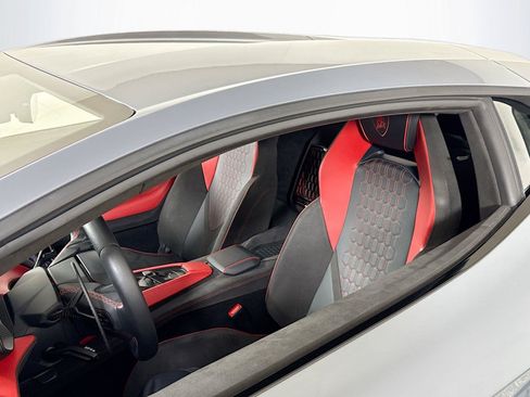 Used 2024 Lamborghini Revuelto AWD/4WD image 14