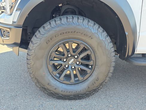 Used 2025 Ford F150 Raptor AWD/4WD image 9