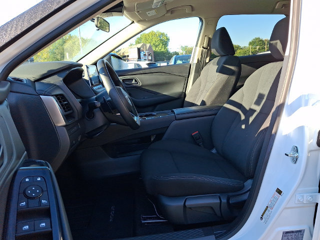 Used 2024 Nissan Rogue S FWD image 13