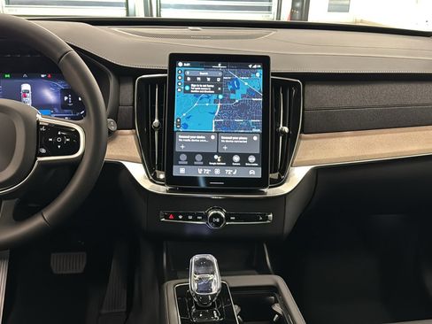 Used 2026 Volvo XC90 B6 Plus w/ Protection Package Premier image 11