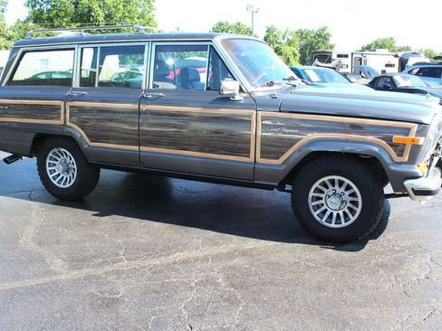 Used 1990 Jeep Grand Wagoneer AWD/4WD image 14