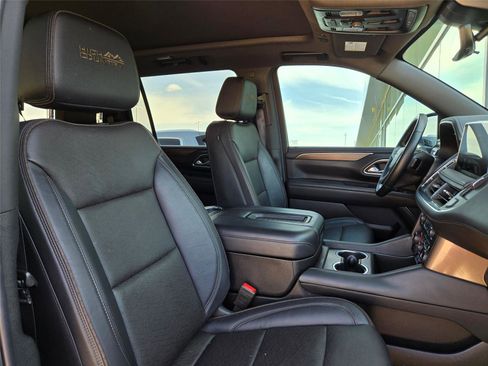 Used 2024 Chevrolet Suburban High Country w/ Premium Package AWD/4WD image 31