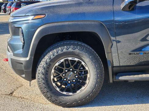 New 2026 Chevrolet Silverado EV Trail Boss image 5