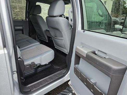 Used 2011 Ford F250 XLT w/ XLT Interior Pkg image 19