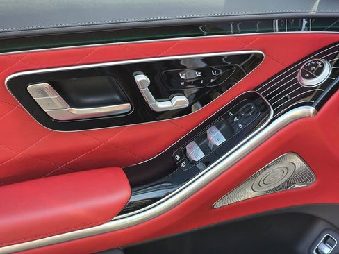 Certified 2022 Mercedes-Benz S 580 4MATIC Sedan w/ AMG Line Package image 23