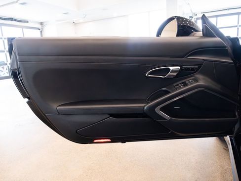 Used 2014 Porsche 911 Carrera 4S image 14