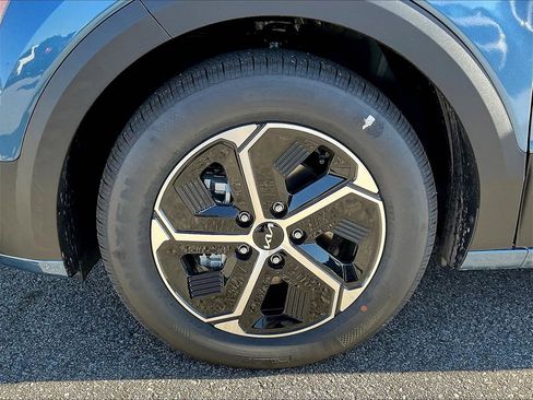 New 2025 Kia Niro EX image 8