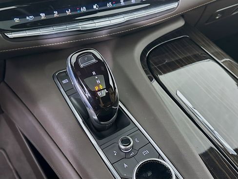 Used 2022 Cadillac Escalade Premium Luxury w/ Performance Package image 25