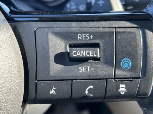 Used 2023 Nissan Rogue SL w/ SL Premium Package image 21