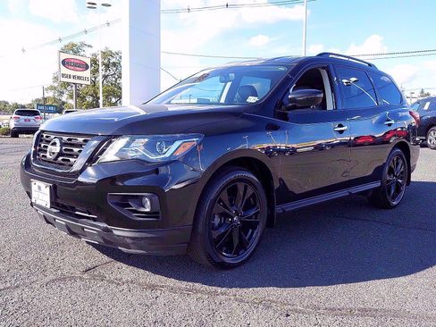 Used 2018 Nissan Pathfinder SL w/ Midnight Edition Package image 3