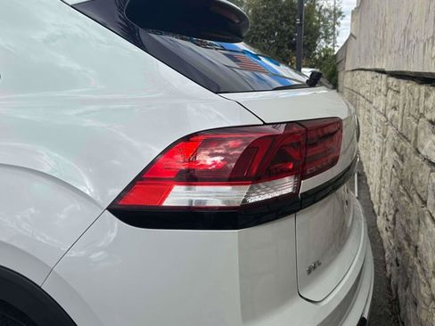 Used 2023 Volkswagen Atlas Cross Sport SEL R-Line image 9