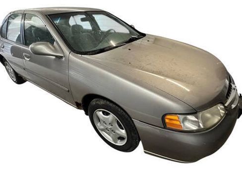 Used 2000 Nissan Altima XE FWD image 8