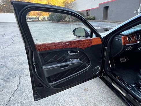 Used 2014 Bentley Mulsanne image 42