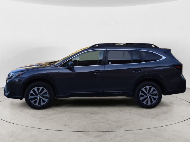 Used 2025 Subaru Outback Premium AWD/4WD image 8