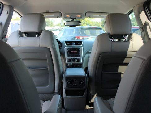 Used 2013 GMC Acadia SLT image 17