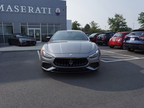 Used 2022 Maserati Ghibli Modena image 3