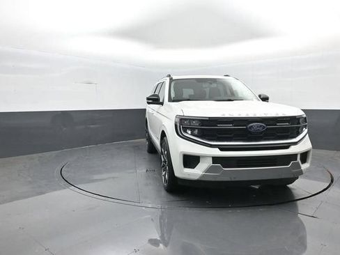 New 2026 Ford Expedition Platinum w/ Platinum Ultimate Package AWD/4WD image 2