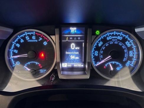Certified 2021 Toyota Tacoma SR5 w/ Technology Package AWD/4WD image 35