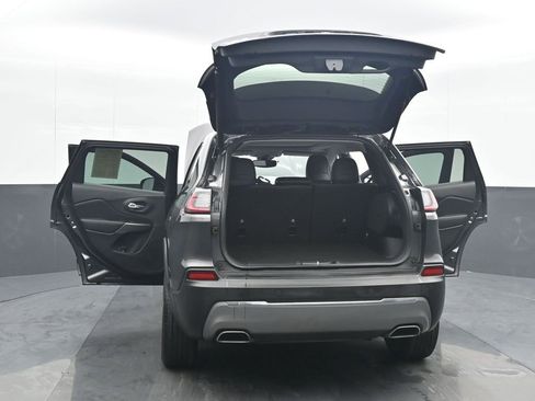 Used 2021 Jeep Cherokee Limited image 25