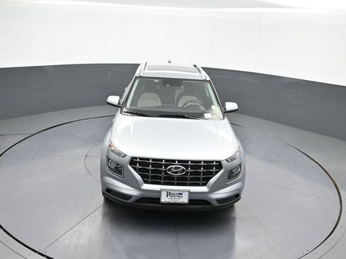 Certified 2021 Hyundai Venue SEL w/ Premium Package image 35