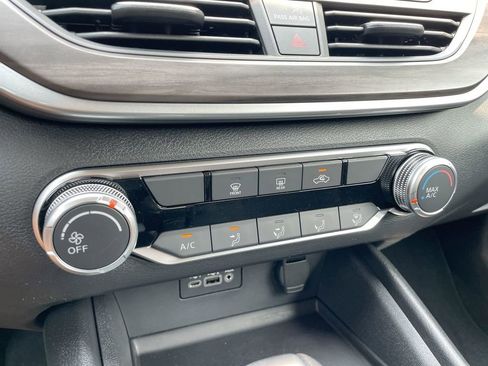 Used 2025 Nissan Altima 2.5 SV image 26