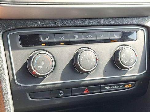 Used 2023 Volkswagen Atlas Cross Sport SE image 15