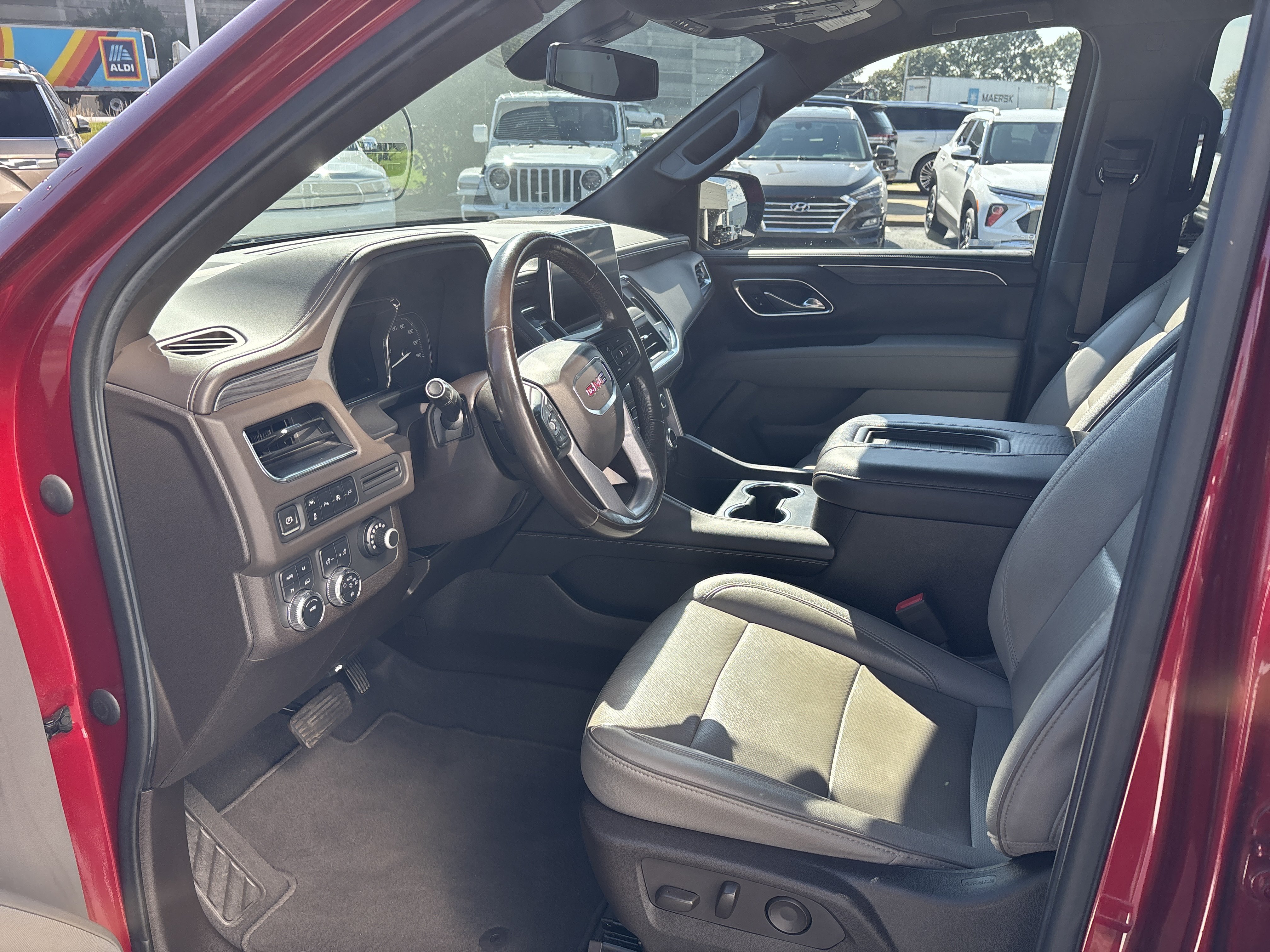 Used 2021 GMC Yukon SLT AWD/4WD image 7