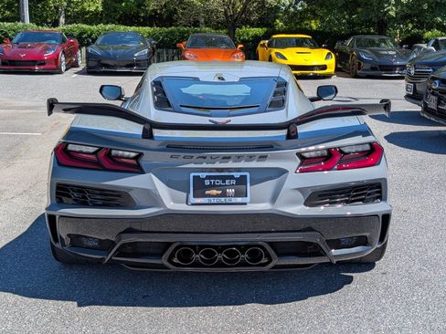 Used 2025 Chevrolet Corvette Z06 w/ Z07 Performance Package RWD image 4