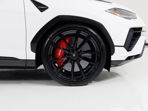 Used 2024 Lamborghini Urus S AWD/4WD image 13