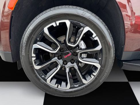 Used 2022 GMC Yukon SLE image 14