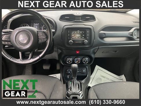 Used 2017 Jeep Renegade Altitude AWD/4WD image 9