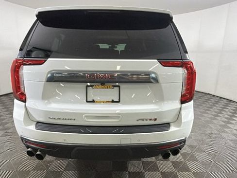 Used 2022 GMC Yukon XL AT4 AWD/4WD image 3