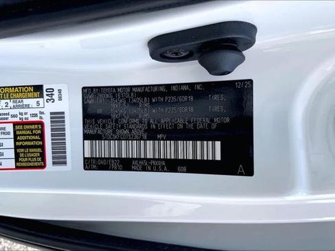 Certified 2026 Toyota Sienna XLE Woodland Edition AWD/4WD image 36