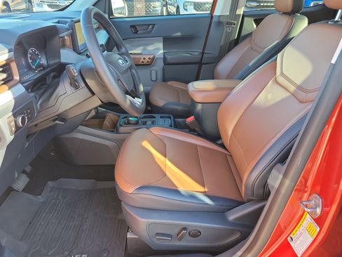 Used 2023 Ford Maverick Lariat w/ Lariat Luxury Package image 12