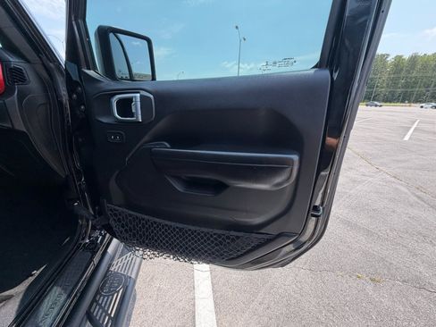 Used 2019 Jeep Wrangler Unlimited Rubicon AWD/4WD image 16