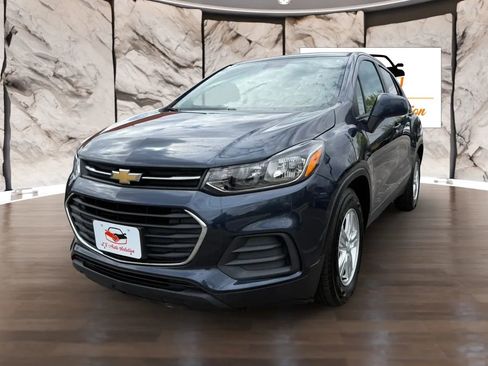 Used 2019 Chevrolet Trax LS w/ Tint and Cruise Package FWD image 2
