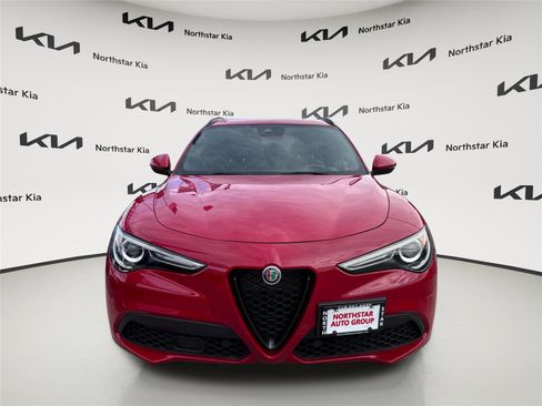 Used 2022 Alfa Romeo Stelvio Sprint image 2